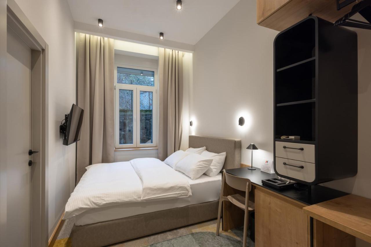 Hop Inn Rooms & Suites Белград Экстерьер фото