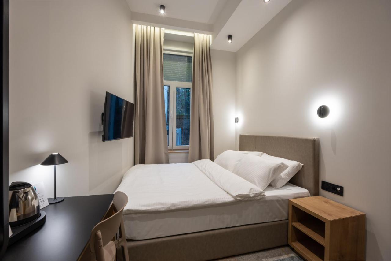 Hop Inn Rooms & Suites Белград Экстерьер фото