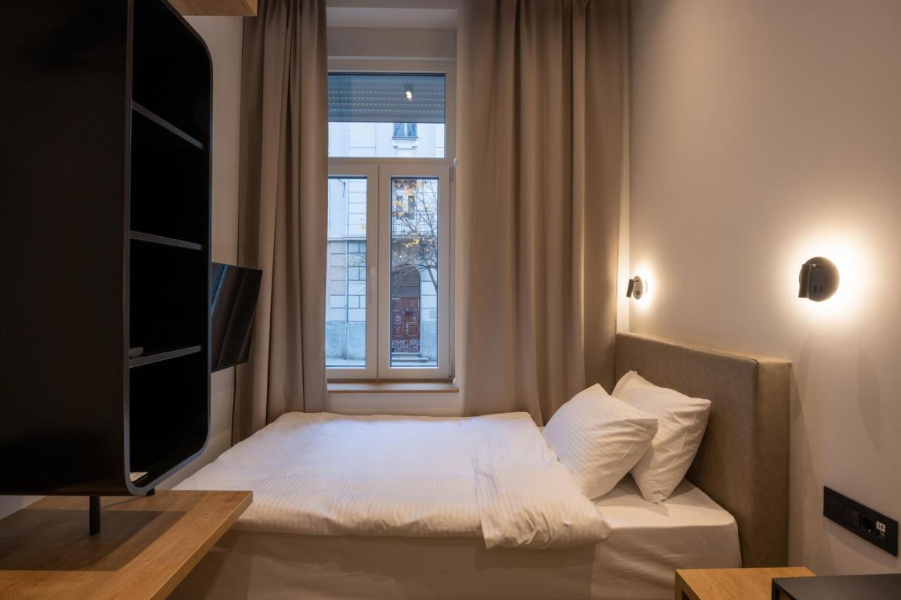 Hop Inn Rooms & Suites Белград Экстерьер фото