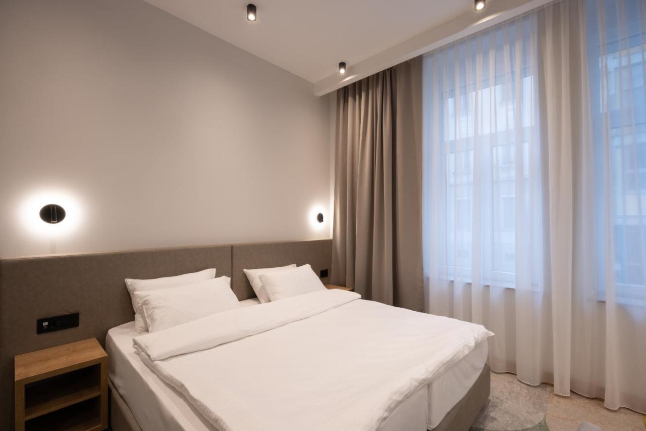 Hop Inn Rooms & Suites Белград Экстерьер фото