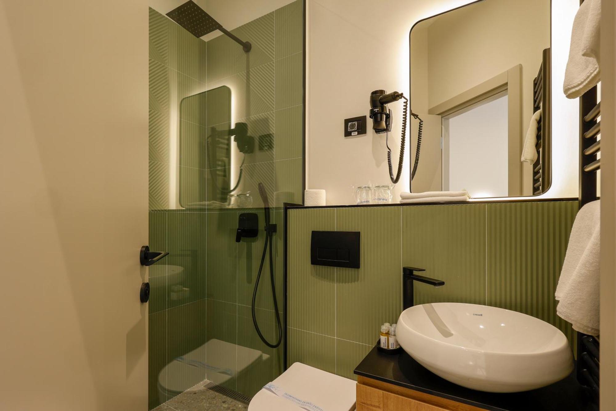 Hop Inn Rooms & Suites Белград Экстерьер фото