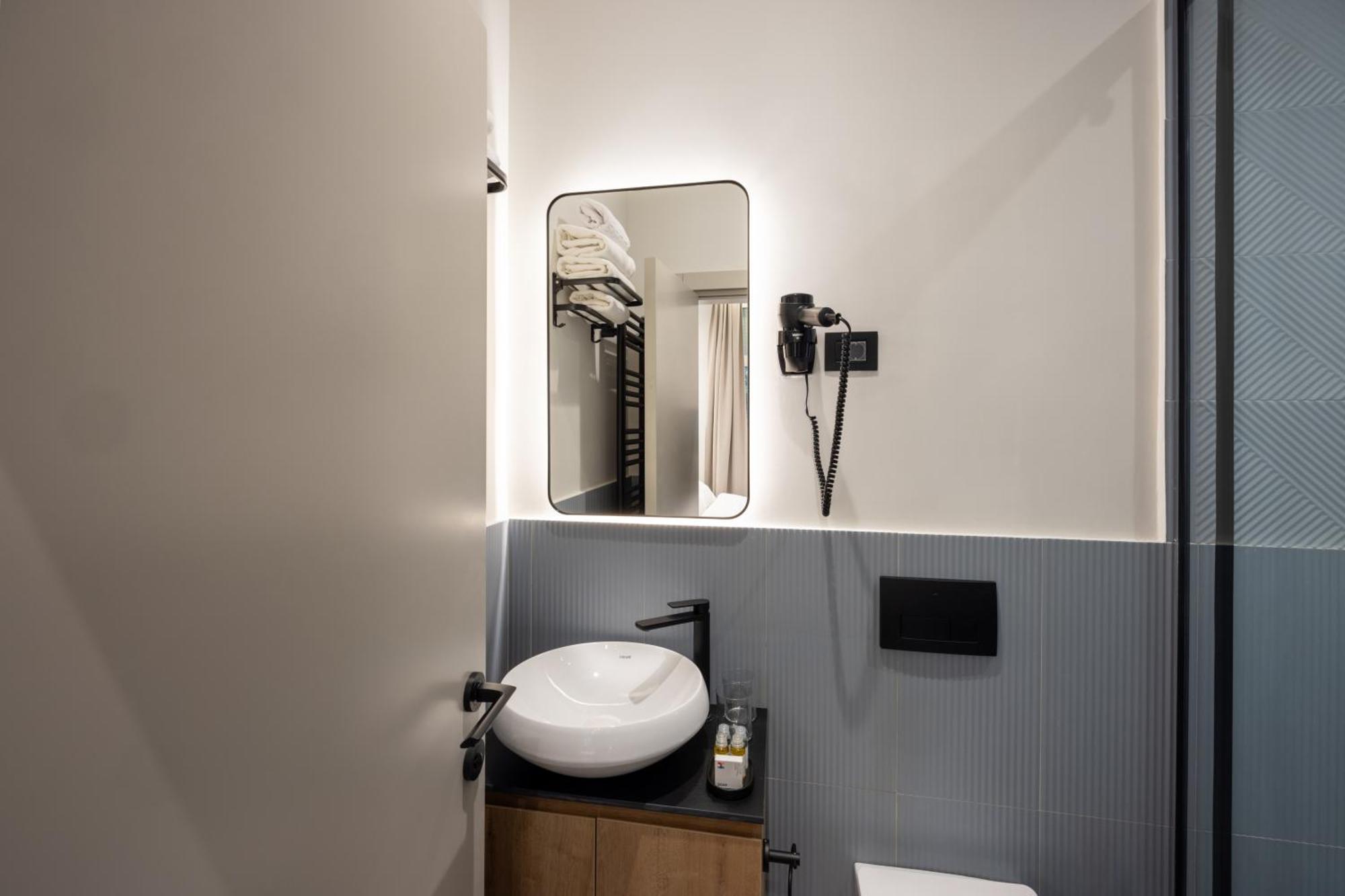 Hop Inn Rooms & Suites Белград Экстерьер фото